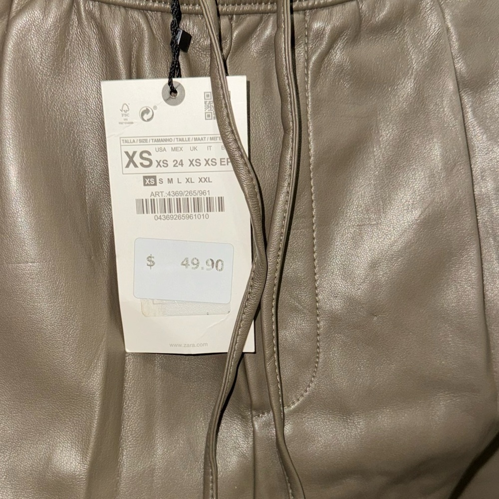 Pants - Picture 9 of 11